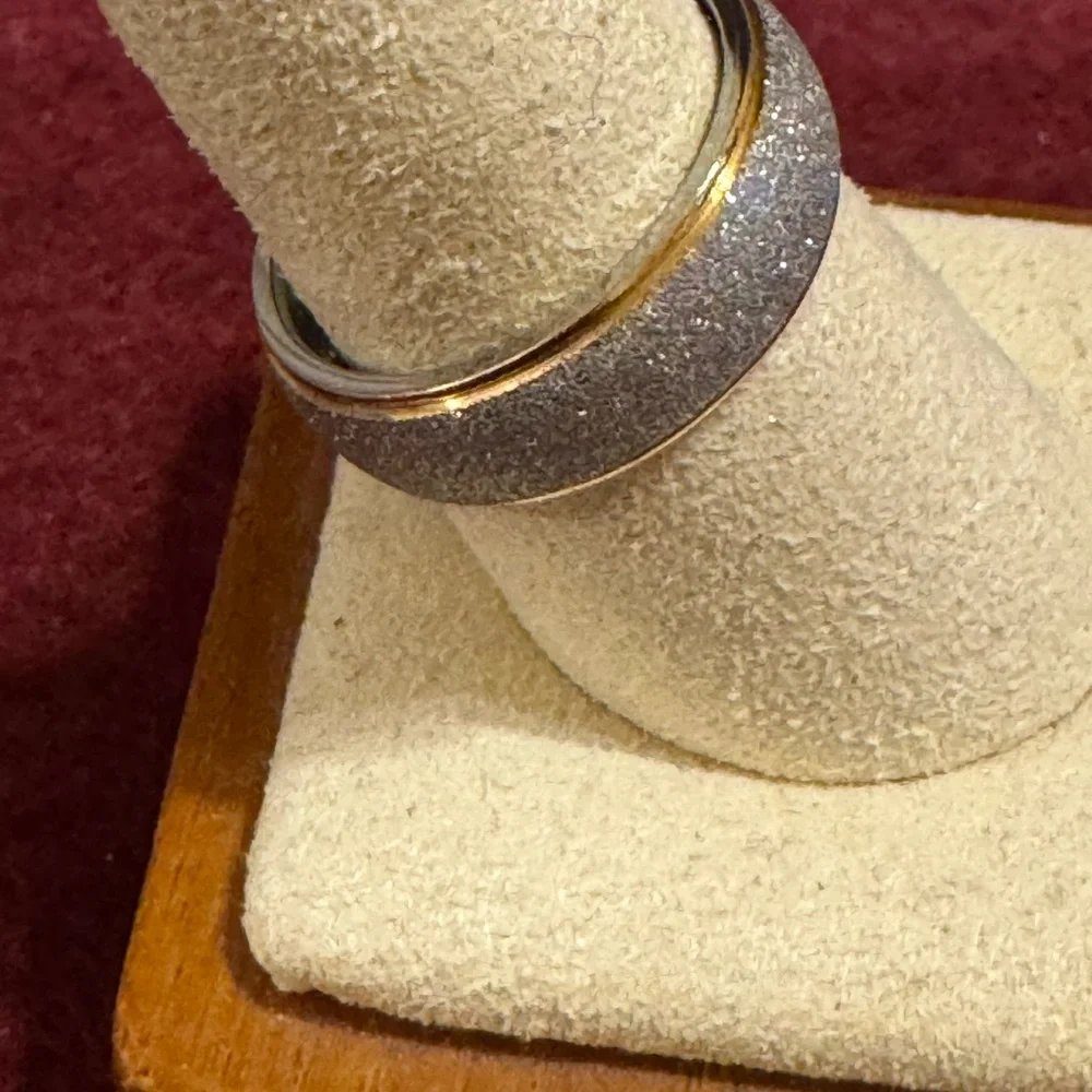 Men’s gold tone stainless steel crystal encrusted ring band
